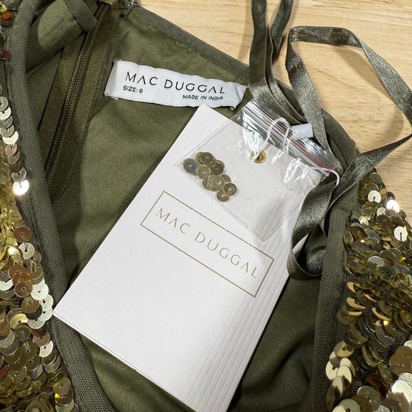 Mac Duggal NWT One Shoulder Bell Sleeve Sequin Gown Gold Size 6 Metallic Slit - Picture 5 of 11